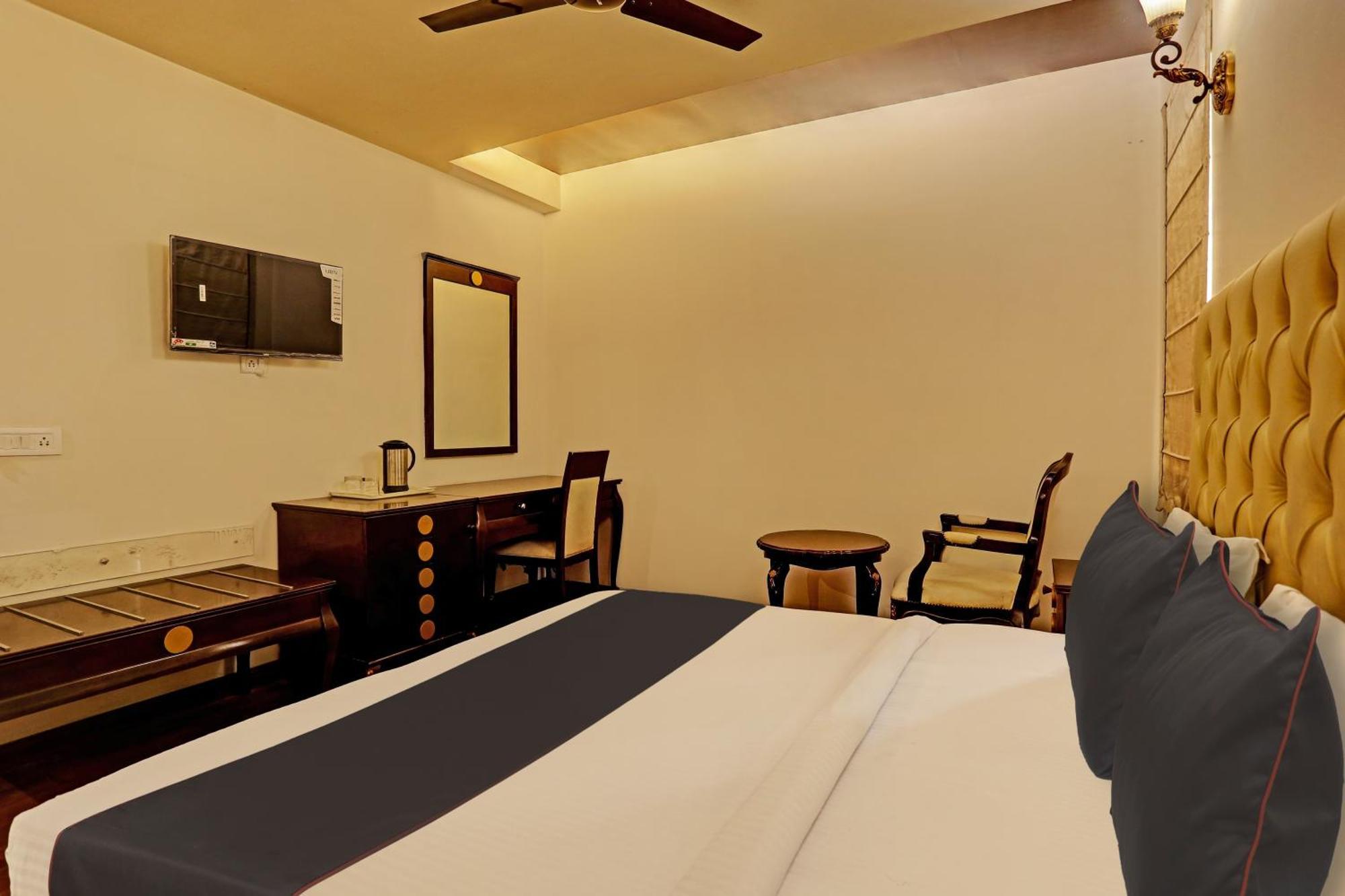 Townhouse The Royce New Friends Colony Hotel New Delhi Ngoại thất bức ảnh