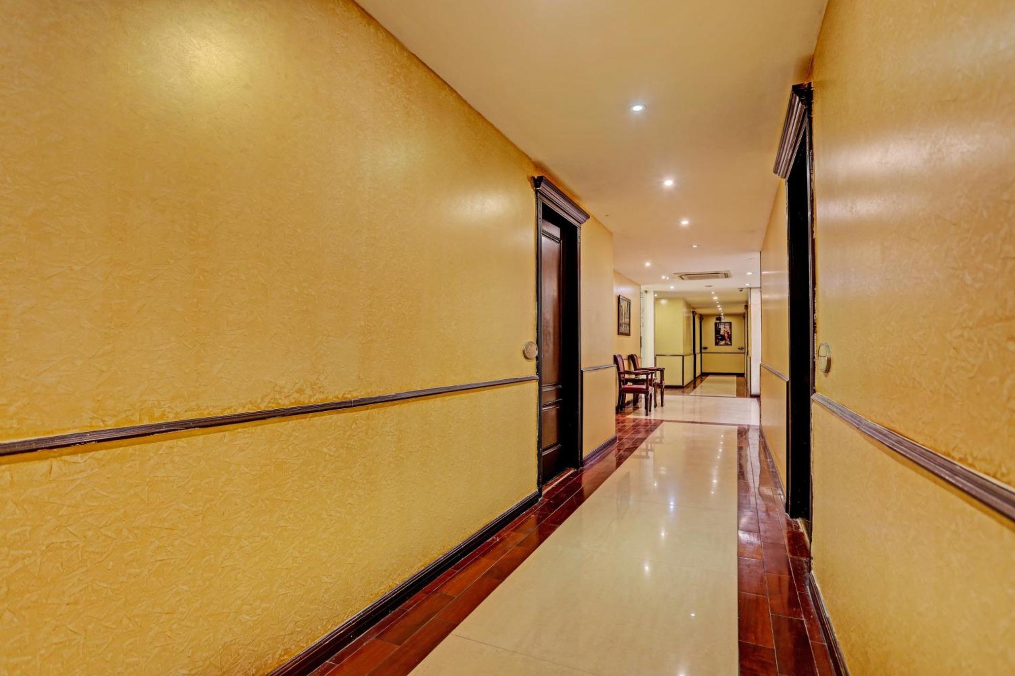 Townhouse The Royce New Friends Colony Hotel New Delhi Ngoại thất bức ảnh