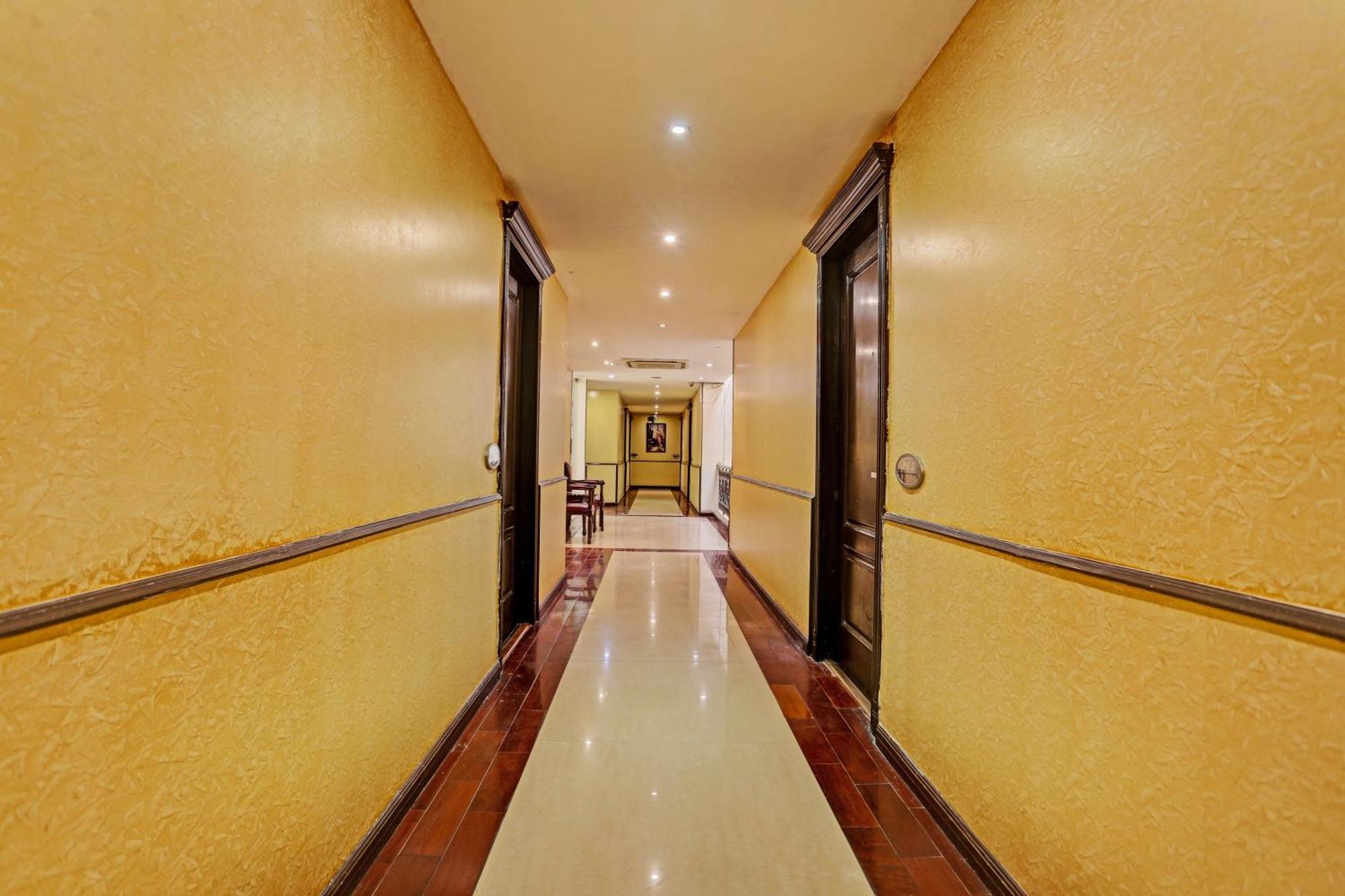 Townhouse The Royce New Friends Colony Hotel New Delhi Ngoại thất bức ảnh