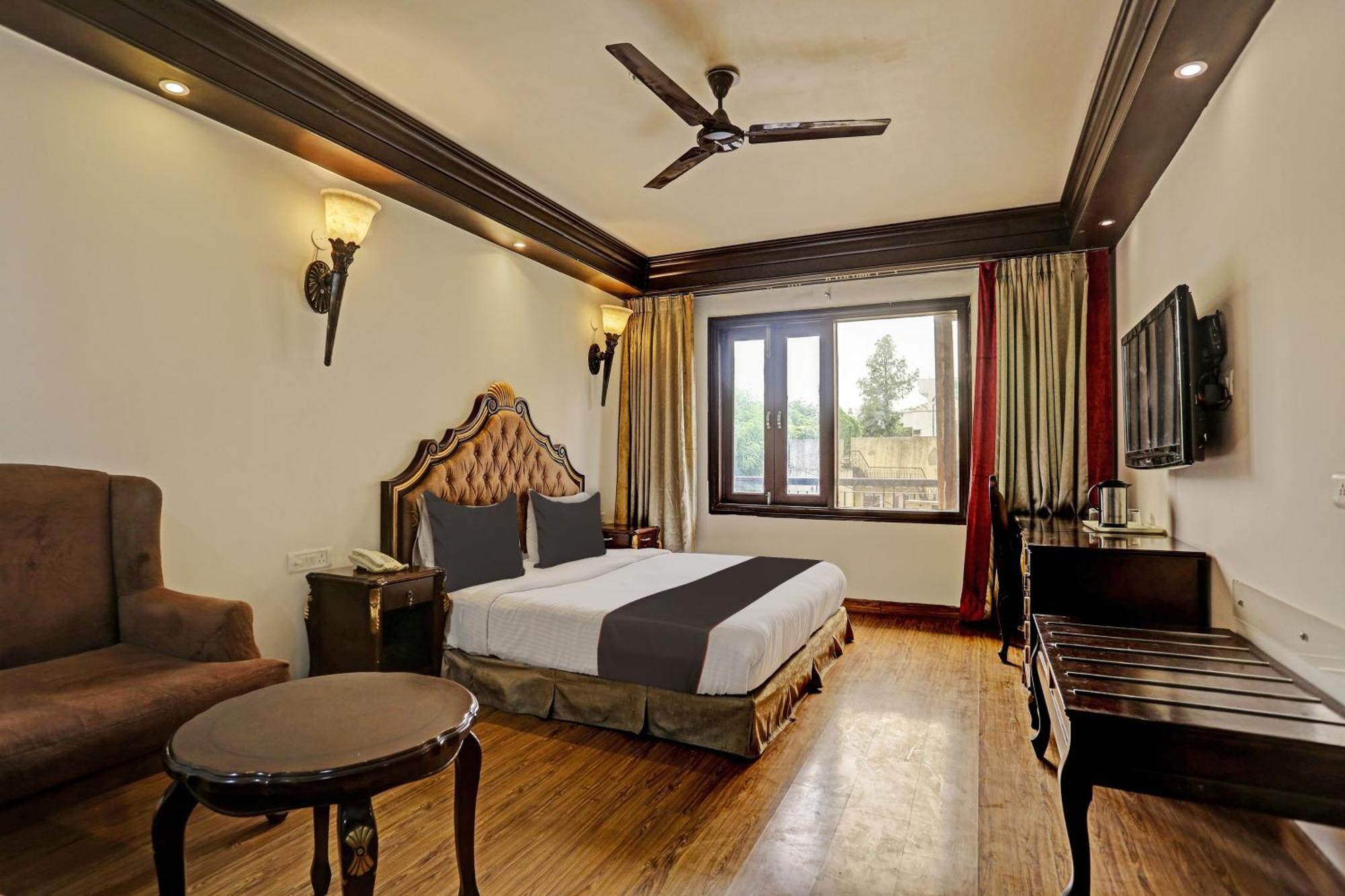 Townhouse The Royce New Friends Colony Hotel New Delhi Ngoại thất bức ảnh