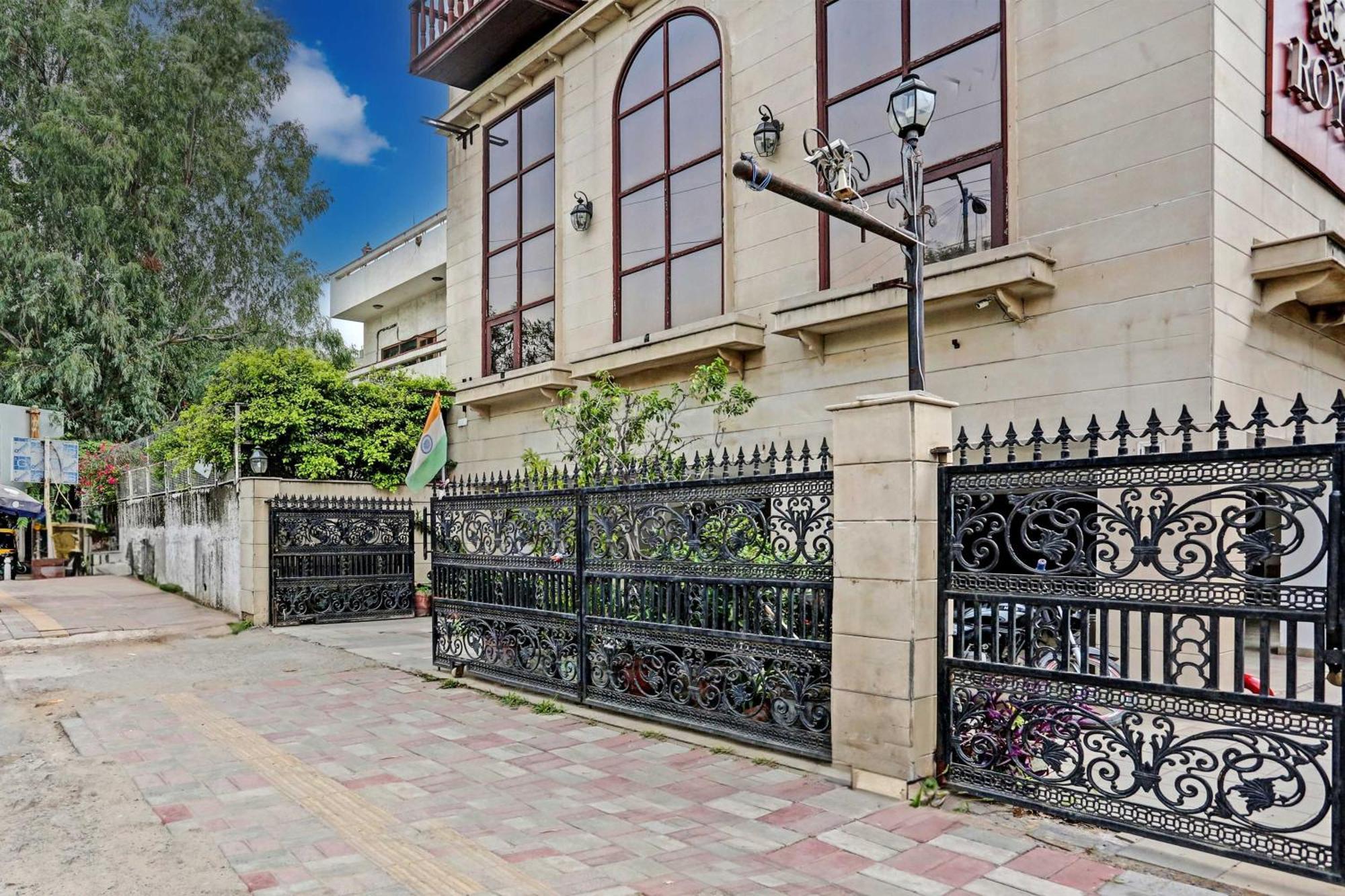 Townhouse The Royce New Friends Colony Hotel New Delhi Ngoại thất bức ảnh