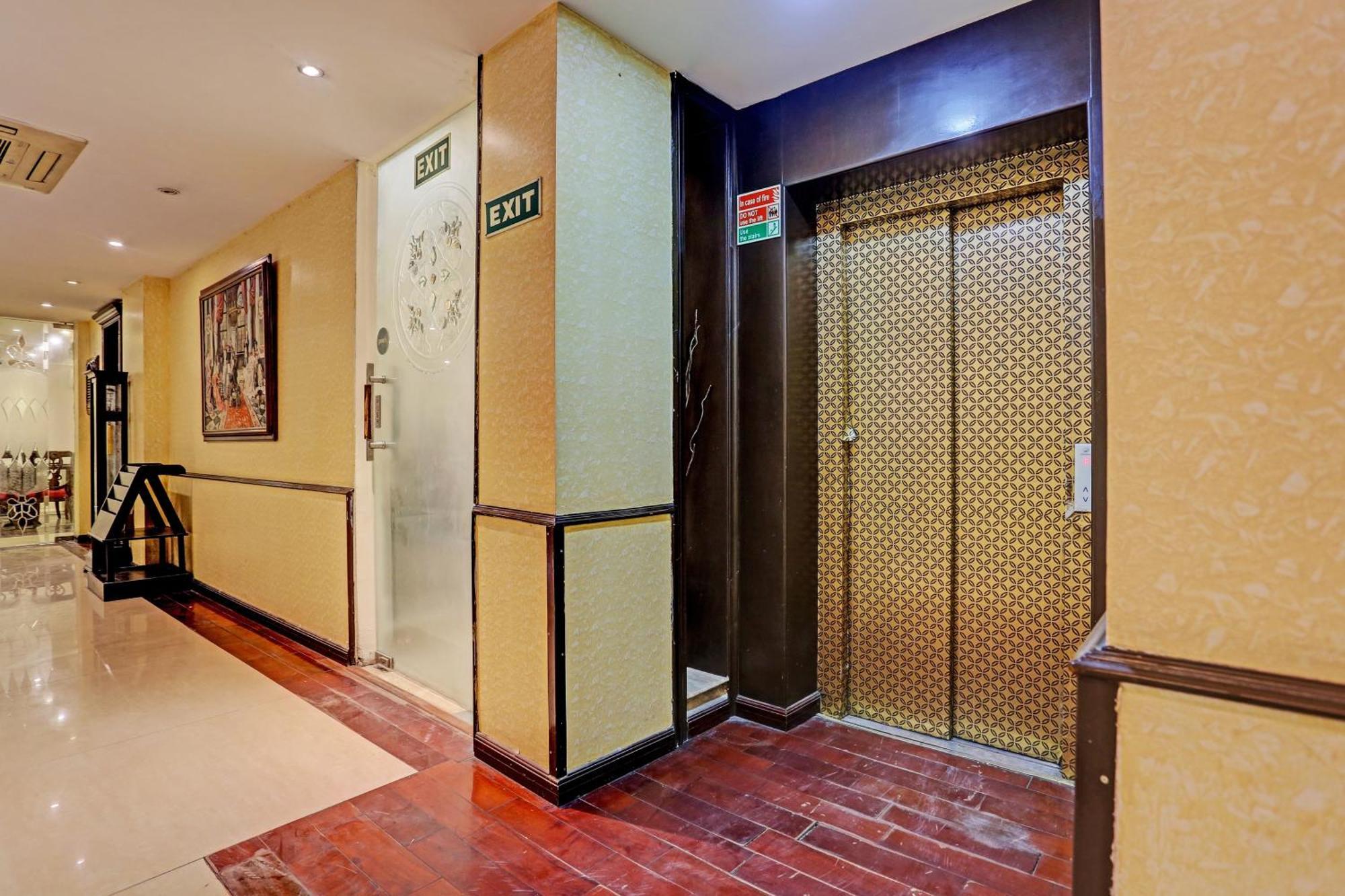 Townhouse The Royce New Friends Colony Hotel New Delhi Ngoại thất bức ảnh