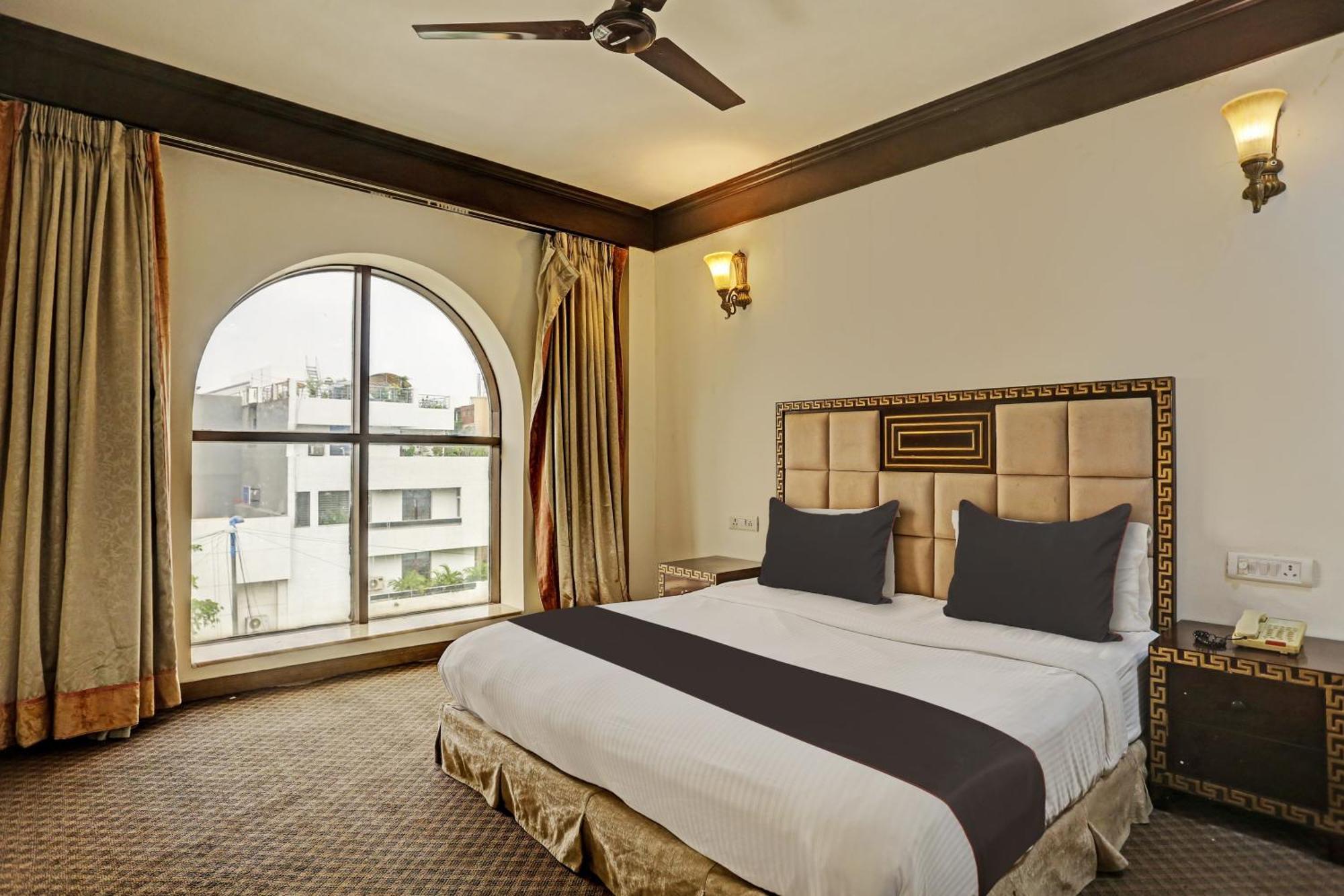 Townhouse The Royce New Friends Colony Hotel New Delhi Ngoại thất bức ảnh
