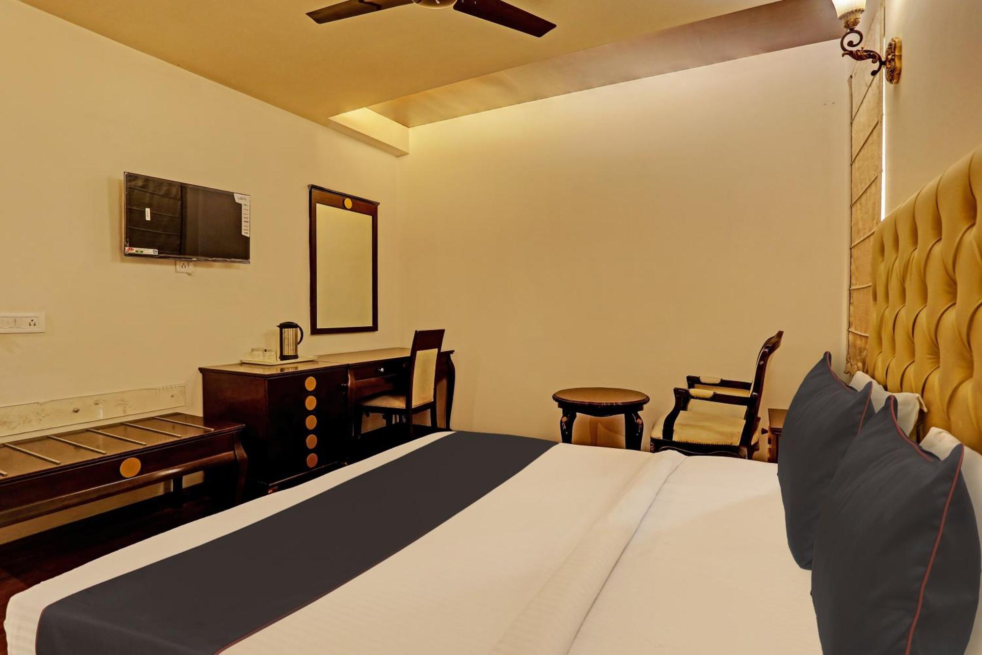 Townhouse The Royce New Friends Colony Hotel New Delhi Ngoại thất bức ảnh